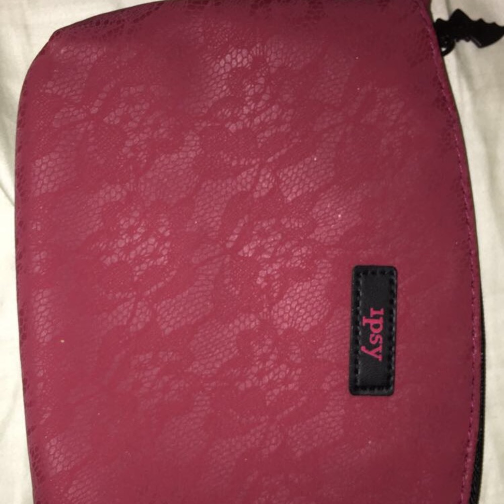 Ipsy makeup bag